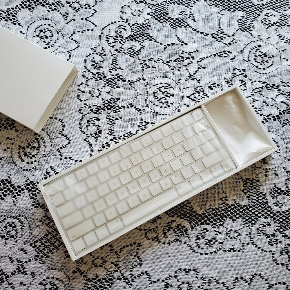 NIB bluetooth Apple Magic Keyboard